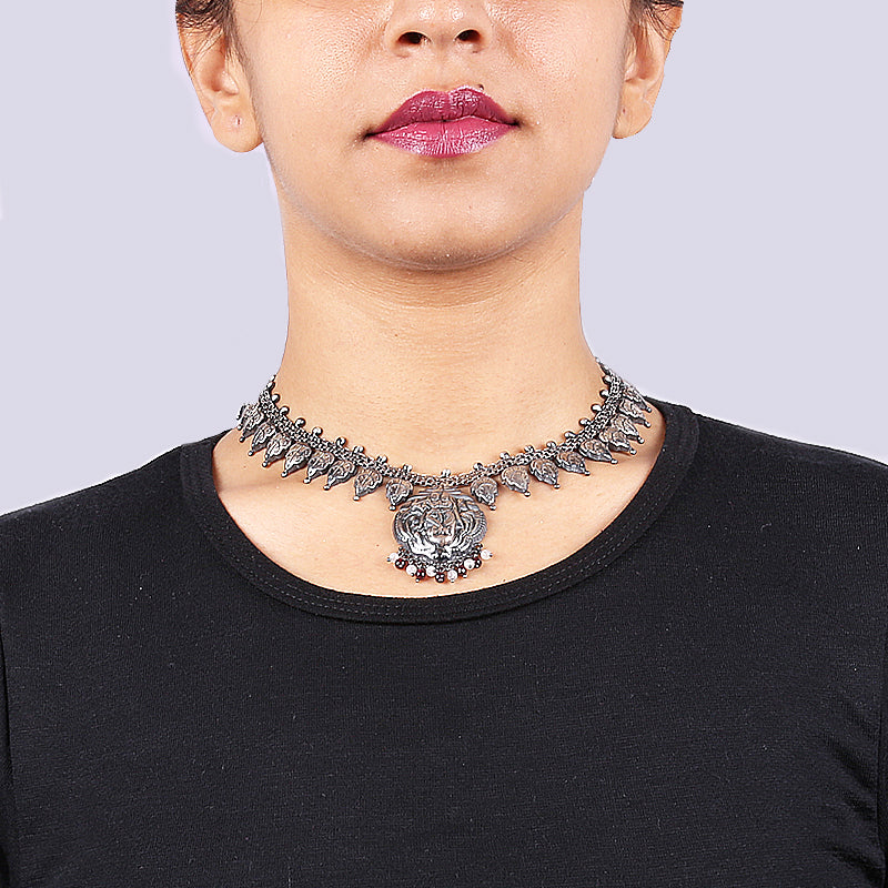 GODDESS NECKLACE