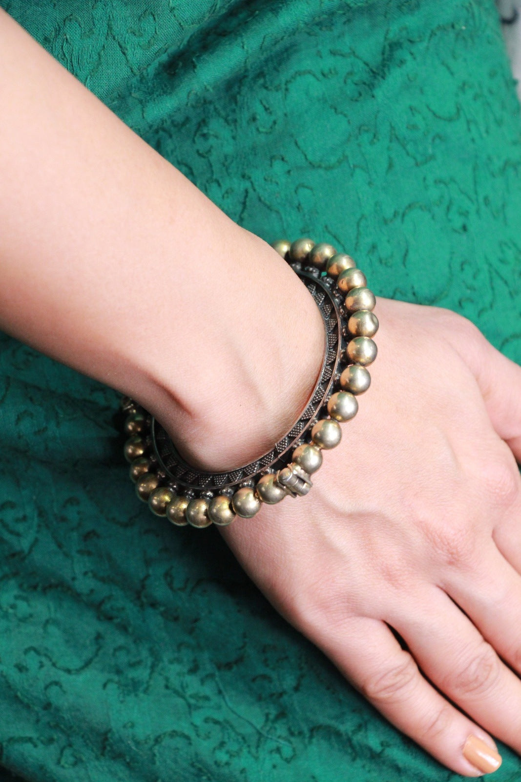 Pacheli Silver Antique Bangle