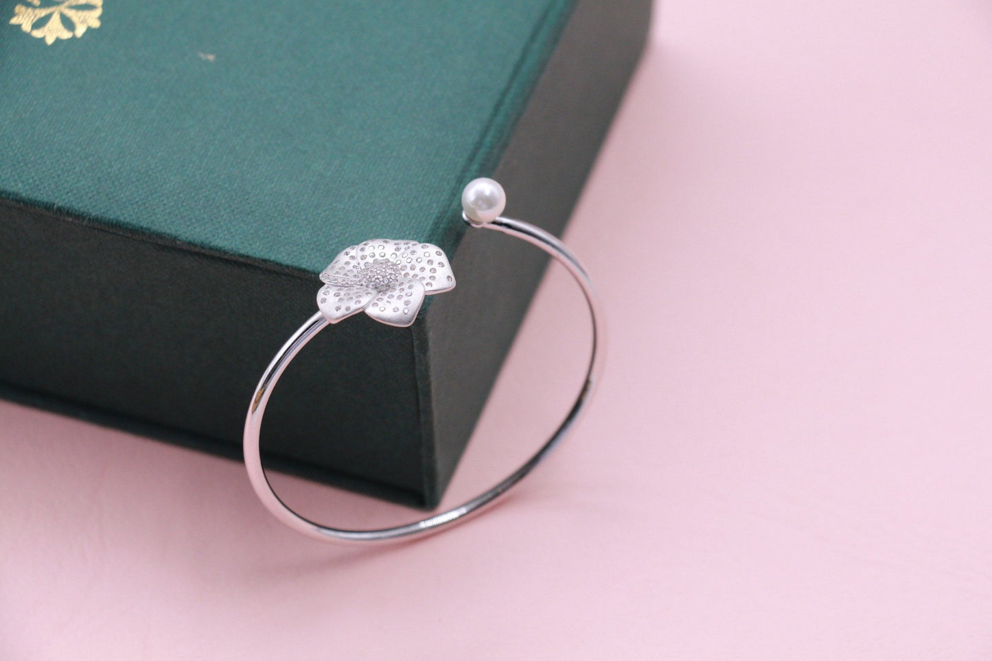 Flower CZ & Pearl Modern Bracelet