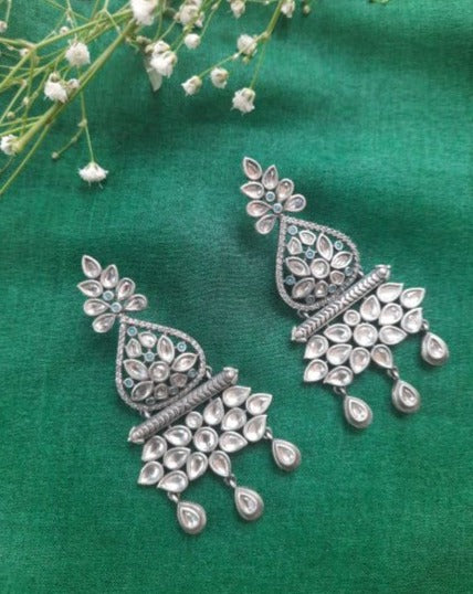 Chandra earring