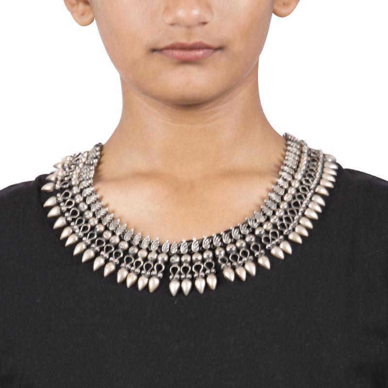 SILVER RAJWADI ROUND NECKLACE