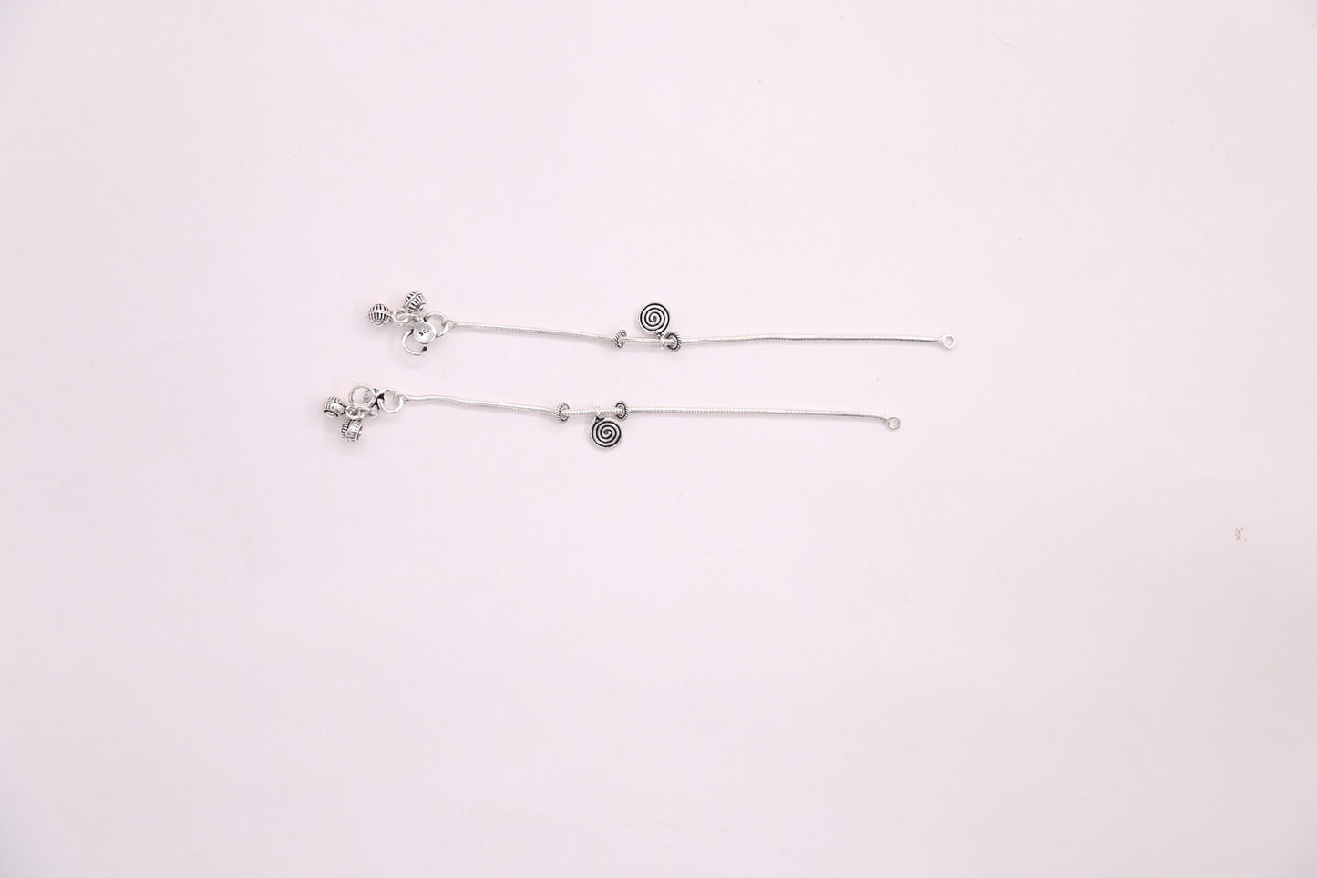 Delicate Payal with Charm Motif