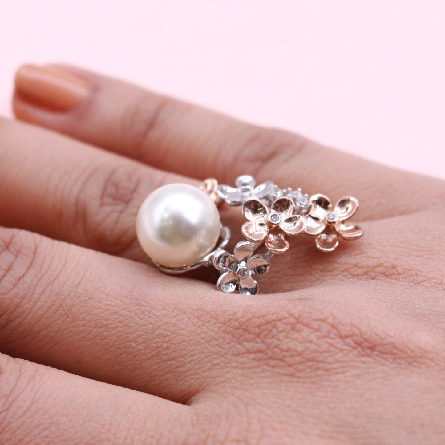 Tulips & Pearl Dual Tone Ring