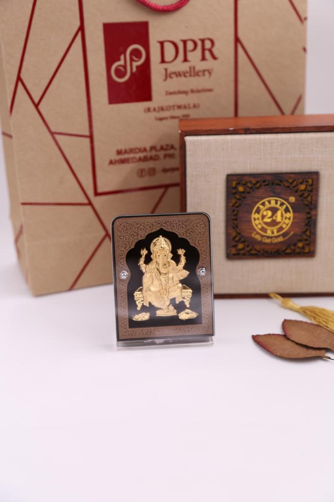 24K-Gold-Foil-Medium-Ganesha-God-Table-Top