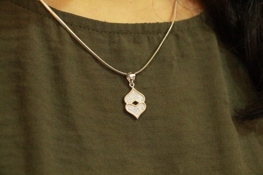 Kiss of Life Pendant Set